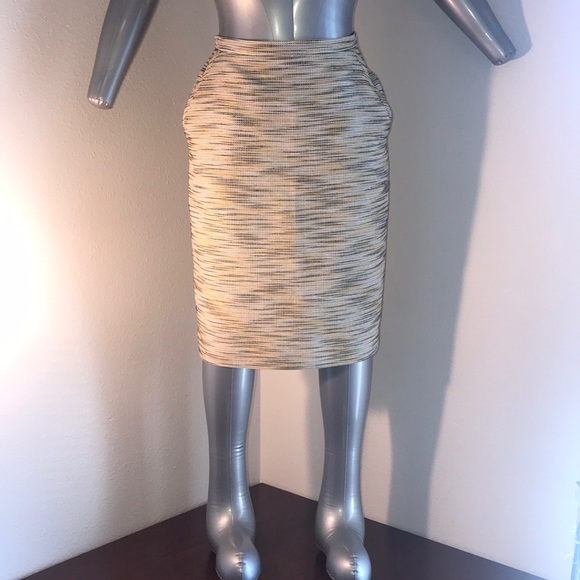 Beautiful Anne Klein Tweed Skirt size 4 - Picture 6 of 6